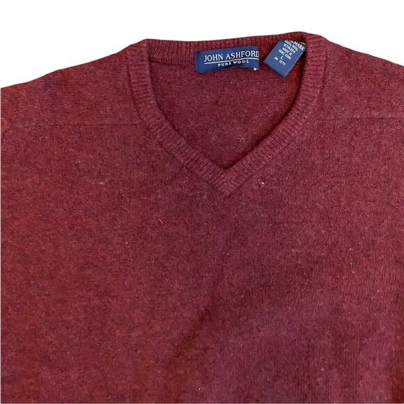 Vintage John Ashford 100% wool V neck sweater size large - Picture 2 of 6